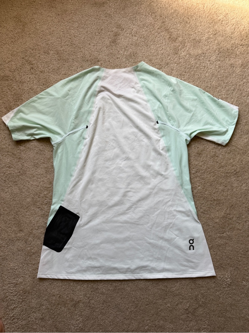 On Running Ultra Trail Kit Women's Small Shirt and Shorts Set *new* without tags - Picture 2 of 9
